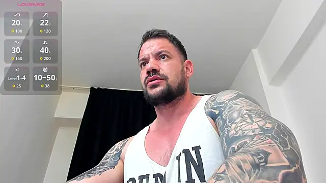 musclemonster31 online show from April 18, 10:32 pm