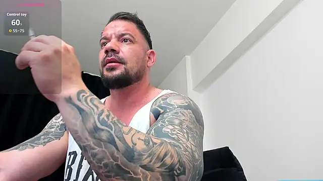 musclemonster31 online show from May 20, 11:02 pm