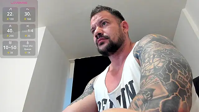 Snapshot of musclemonster31 chatting on June 30, 3:17 am musclemonster31 online show from June 30, 3:17 am