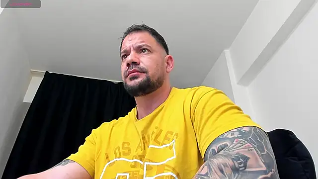 musclemonster31 online show from May 5, 4:04 am