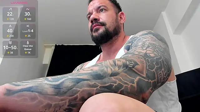 Snapshot of musclemonster31 chatting on June 17, 9:57 pm musclemonster31 online show from June 17, 9:57 pm