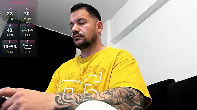 musclemonster31 online show from November 15, 10:30 am