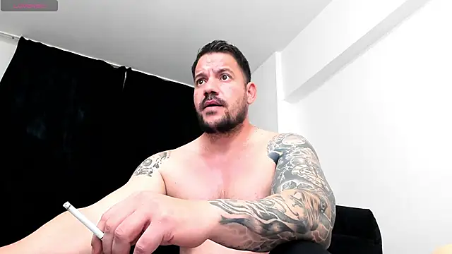 musclemonster31 online show from November 25, 2:28 pm