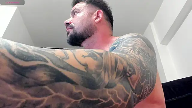 Snapshot of musclemonster31 chatting on July 19, 9:55 pm musclemonster31 online show from July 19, 9:55 pm