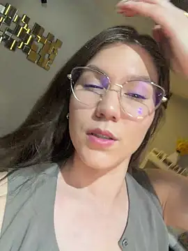 AmelieLaurent  online show from December 17, 1:54 am