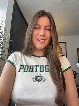 AmelieLaurent  online show from July 5, 4:58 pm