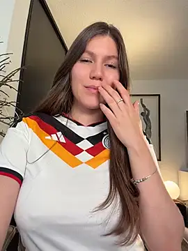 AmelieLaurent  online show from July 14, 2:38 am