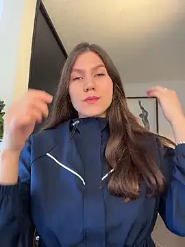 AmelieLaurent  online show from May 6, 1:26 pm