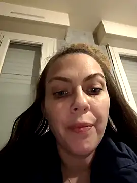 Snapshot of LEAsquirt91 chatting on February 3, 8:24 pm LEAsquirt91 online show from February 3, 8:24 pm