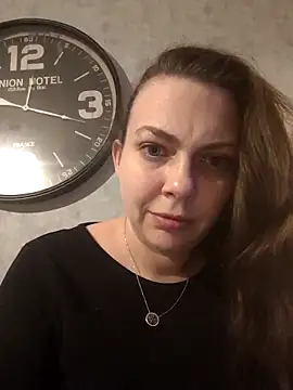 Snapshot of LEAsquirt91 chatting on February 27, 11:26 pm LEAsquirt91 online show from February 27, 11:26 pm