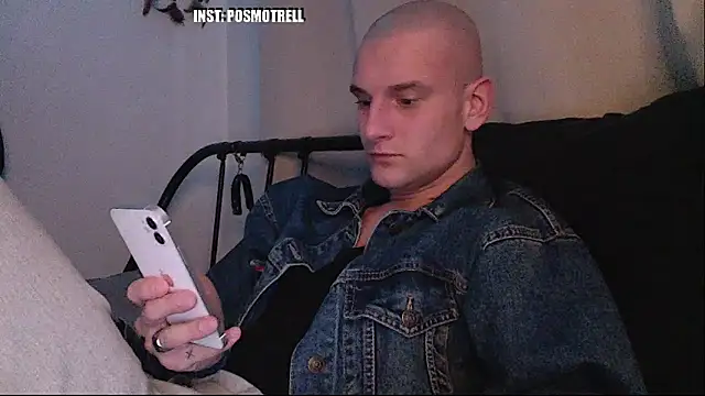 ETHAN MOORE online show from March 16, 11:47 am