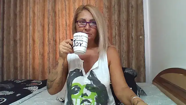 Snapshot of PussyEvely chatting on September 26, 7:59 am PussyEvely online show from September 26, 7:59 am