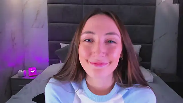 Lexi Split online show from September 26, 8:43 am