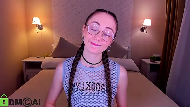 Lexi Split online show from May 5, 1:41 am