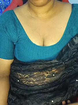 Snapshot of Malluivaniya chatting on June 16, 6:19 pm Malluivaniya online show from June 16, 6:19 pm