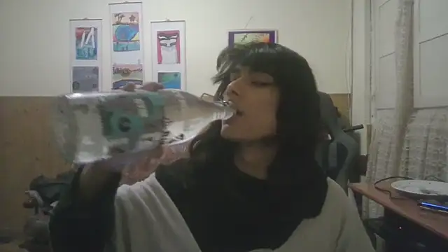 Snapshot of calliemaggotbone chatting on November 17, 6:50 am calliemaggotbone online show from November 17, 6:50 am