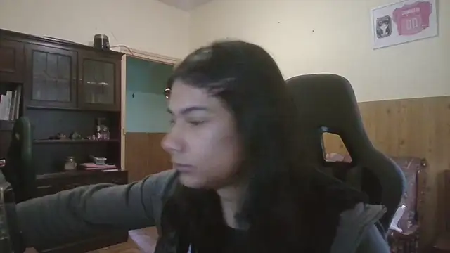 calliemaggotbone online show from April 16, 5:47 pm