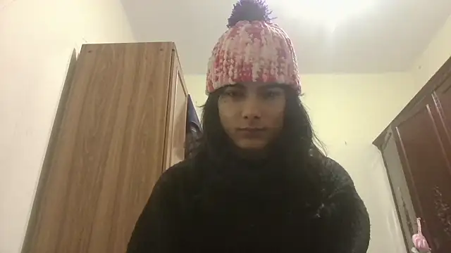 calliemaggotbone online show from January 11, 6:04 pm