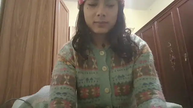 calliemaggotbone online show from January 9, 4:58 pm