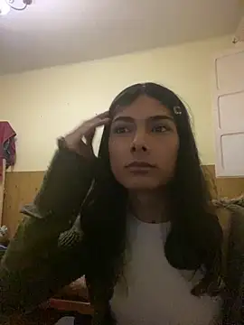 calliemaggotbone online show from April 1, 12:06 pm