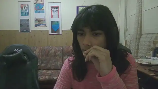 Snapshot of calliemaggotbone chatting on November 13, 6:23 pm calliemaggotbone online show from November 13, 6:23 pm