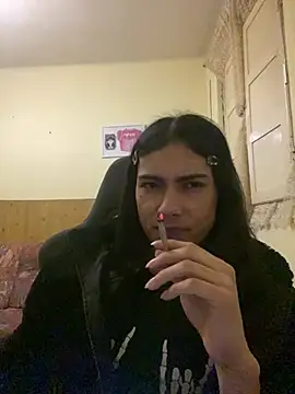 calliemaggotbone online show from April 15, 7:51 pm