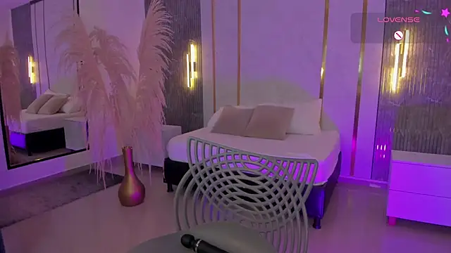 riley sierra online show from July 15, 1:07 pm