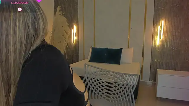 riley sierra online show from February 12, 1:00 pm