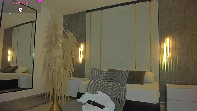 riley sierra online show from January 7, 12:43 pm