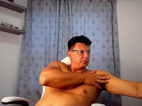 Snapshot of pedropicapi chatting on November 16, 8:46 pm pedropicapi online show from November 16, 8:46 pm