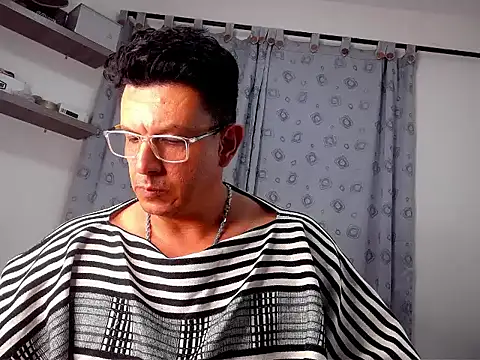 Snapshot of pedropicapi chatting on November 21, 12:31 am pedropicapi online show from November 21, 12:31 am