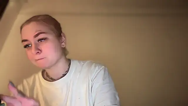 Snapshot of Isabel-Bailey chatting on December 2, 9:05 pm Isabel-Bailey online show from December 2, 9:05 pm