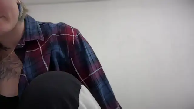 Snapshot of Isabel-Bailey chatting on October 3, 9:05 pm Isabel-Bailey online show from October 3, 9:05 pm