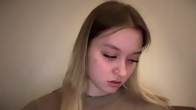 Snapshot of Isabel-Bailey chatting on December 11, 8:39 pm Isabel-Bailey online show from December 11, 8:39 pm