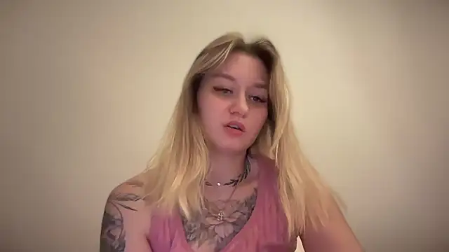 Snapshot of Isabel-Bailey chatting on December 6, 9:18 pm Isabel-Bailey online show from December 6, 9:18 pm