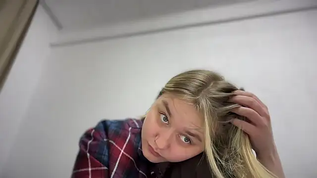 Snapshot of Isabel-Bailey chatting on October 4, 8:32 pm Isabel-Bailey online show from October 4, 8:32 pm