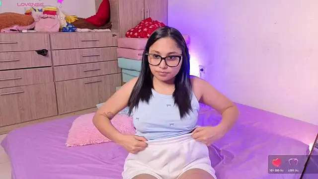 Snapshot of Cuteprincess21 chatting on June 30, 11:27 pm Cuteprincess21 online show from June 30, 11:27 pm