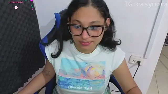 Cuteprincess21 online show from April 12, 12:14 am