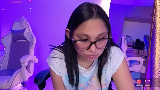 Snapshot of Cuteprincess21 chatting on June 20, 10:59 pm Cuteprincess21 online show from June 20, 10:59 pm