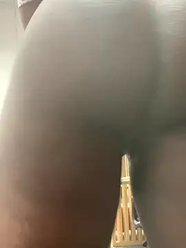 YesTheSexiest online show from November 11, 9:26 am