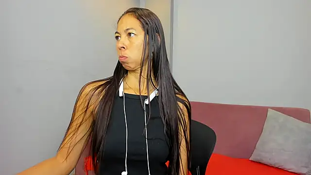 Rosalinda Cortez online show from March 11, 12:21 pm