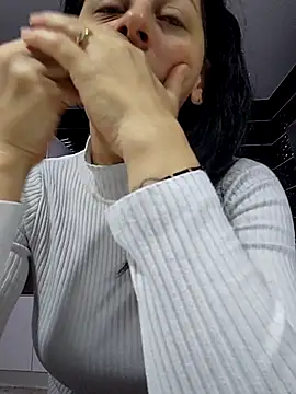 bruneta sexy23 online show from February 22, 5:46 pm