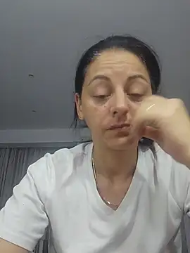 bruneta sexy23 online show from May 24, 8:31 pm