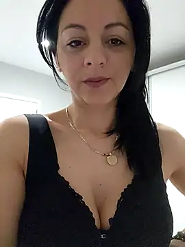bruneta sexy23 online show from March 7, 5:08 am