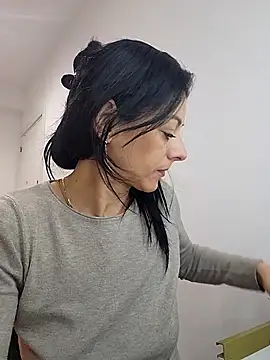 bruneta sexy23 online show from January 18, 5:22 am