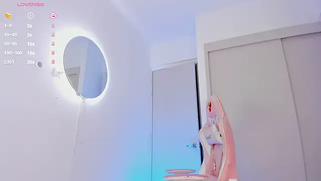 Snapshot of mia_yourmommy chatting on November 27, 12:55 am mia yourmommy online show from November 27, 12:55 am