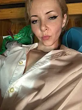 Kristina03 online show from February 17, 10:49 pm