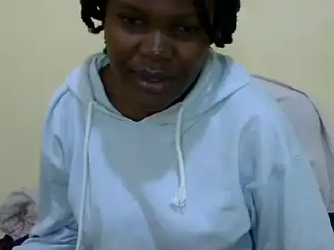 cute roxie online show from December 8, 9:02 am