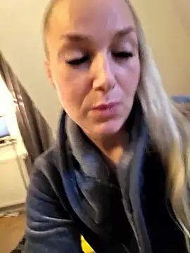 Snapshot of Sexy-Milla chatting on May 11, 5:54 pm Sexy-Milla online show from May 11, 5:54 pm