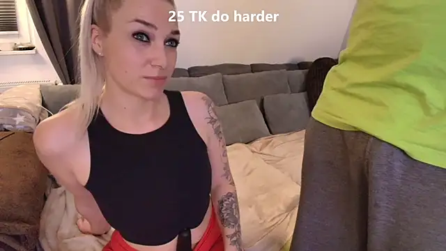 Snapshot of Sexy-Milla chatting on February 26, 5:31 pm Sexy-Milla online show from February 26, 5:31 pm